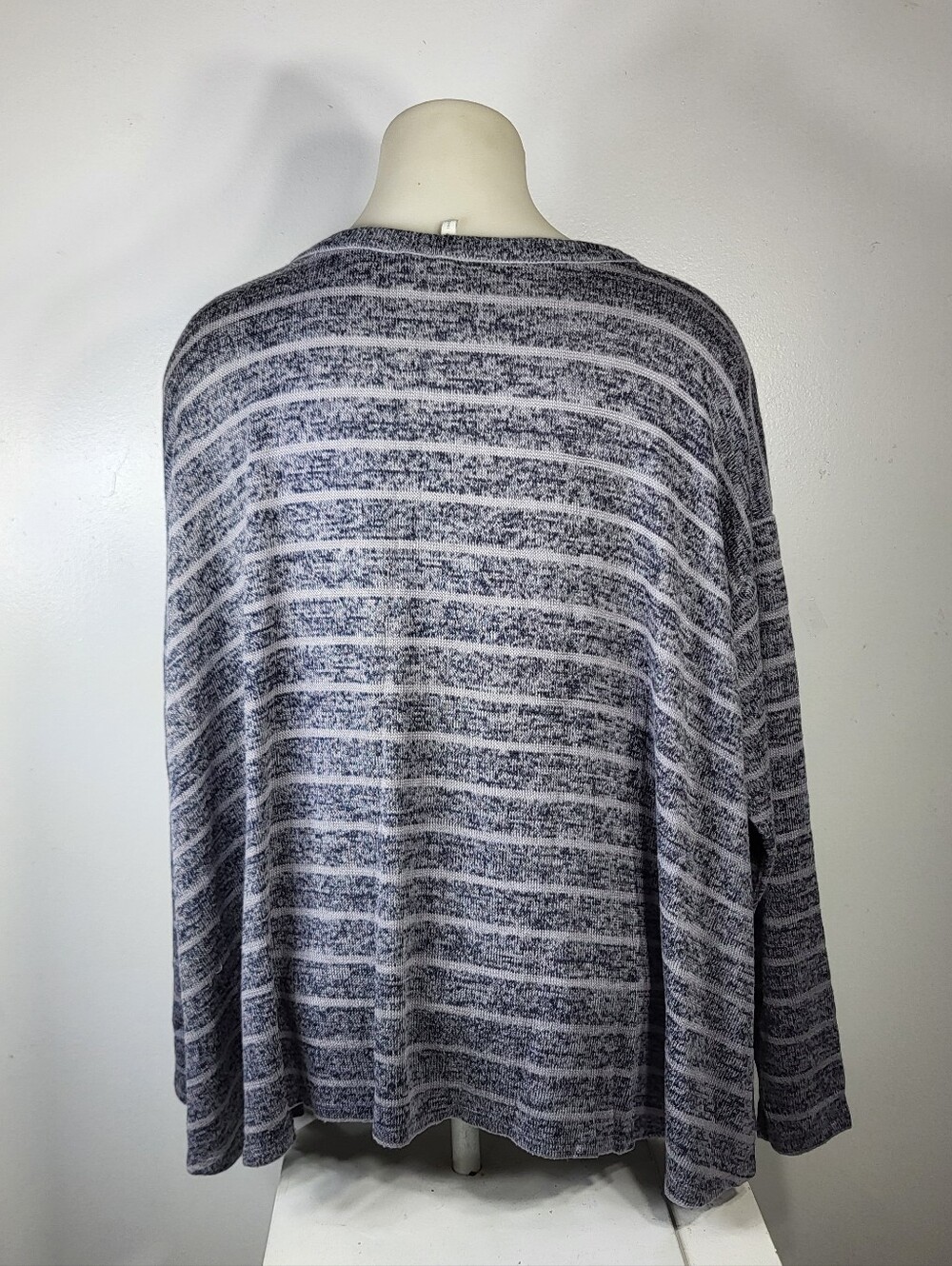 Cato Gray Striped Top Sz 18/20W - Picture 5 of 8